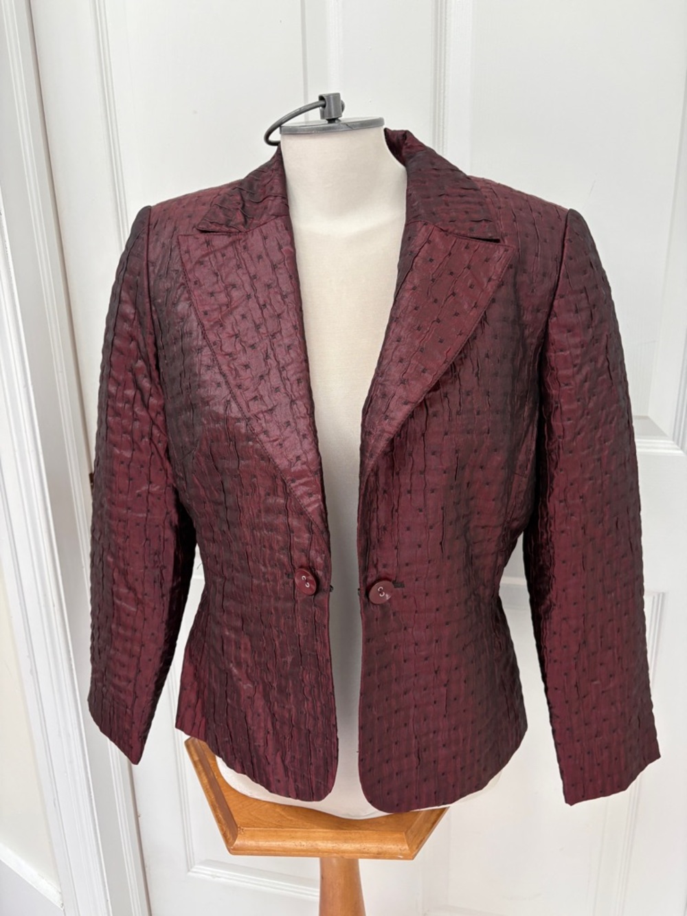 Lana Lee Tailored Women's Burgundy Textured Blazer petite size 10